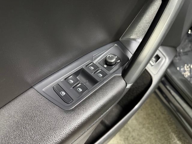 Used 2018 Volkswagen Tiguan SEL AWD/4WD image 20