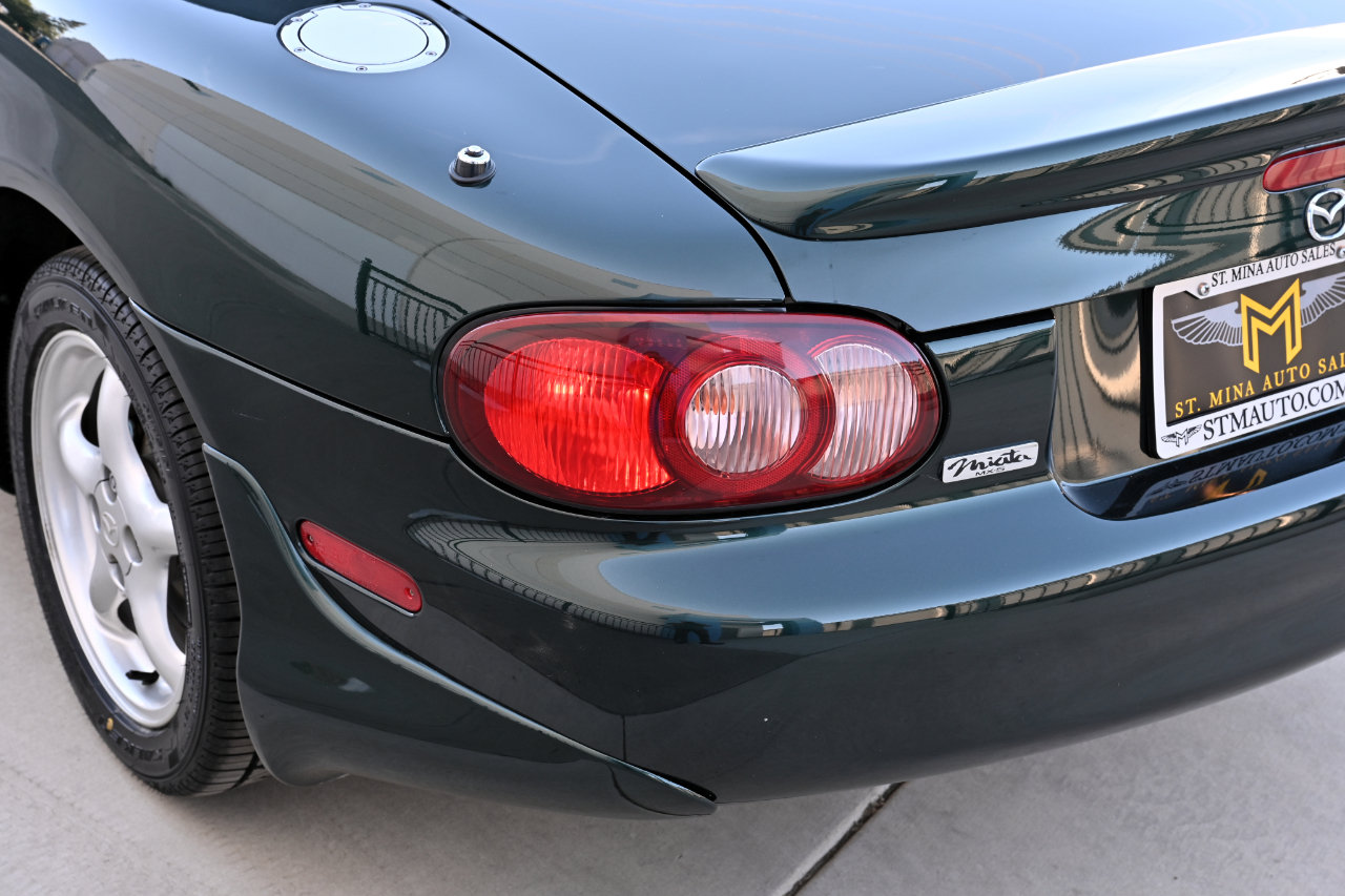 Used 2002 MAZDA MX-5 Miata RWD image 32