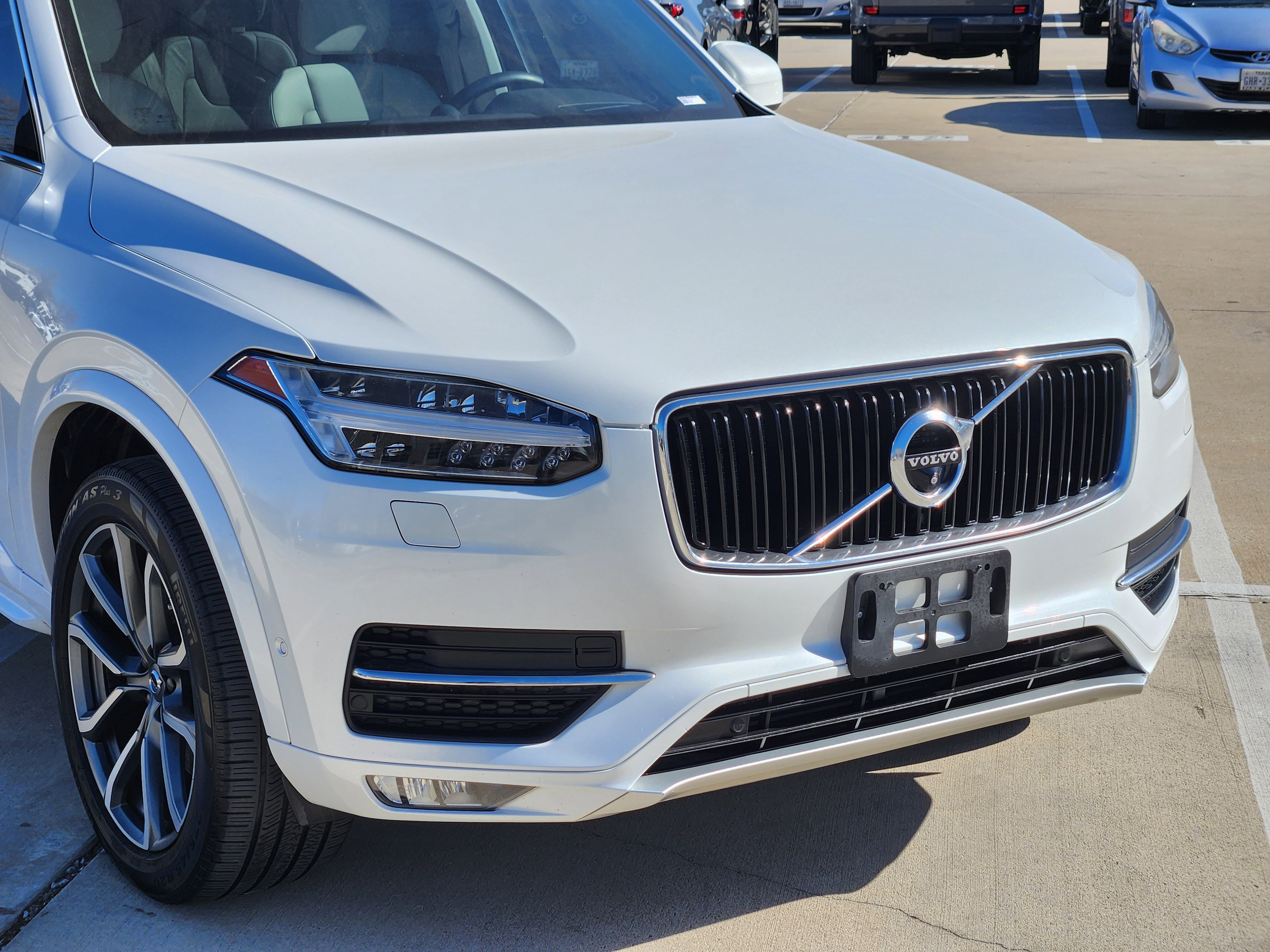 Used 2017 Volvo XC90 T6 Momentum w/ Vision Package image 7