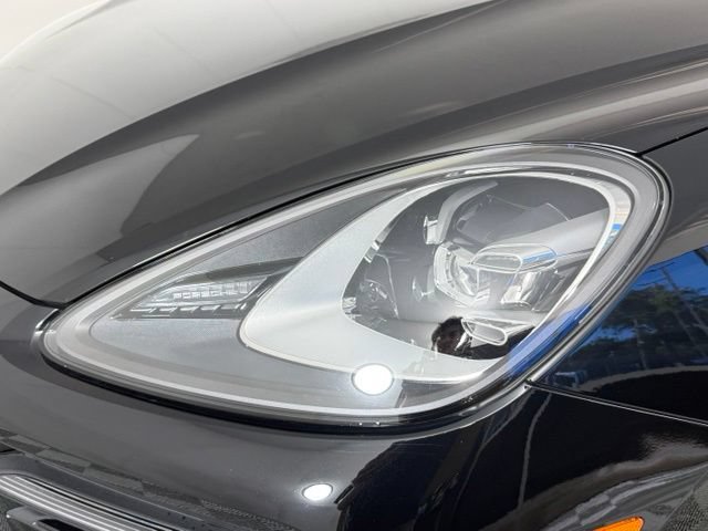 Used 2023 Porsche Cayenne AWD/4WD image 12