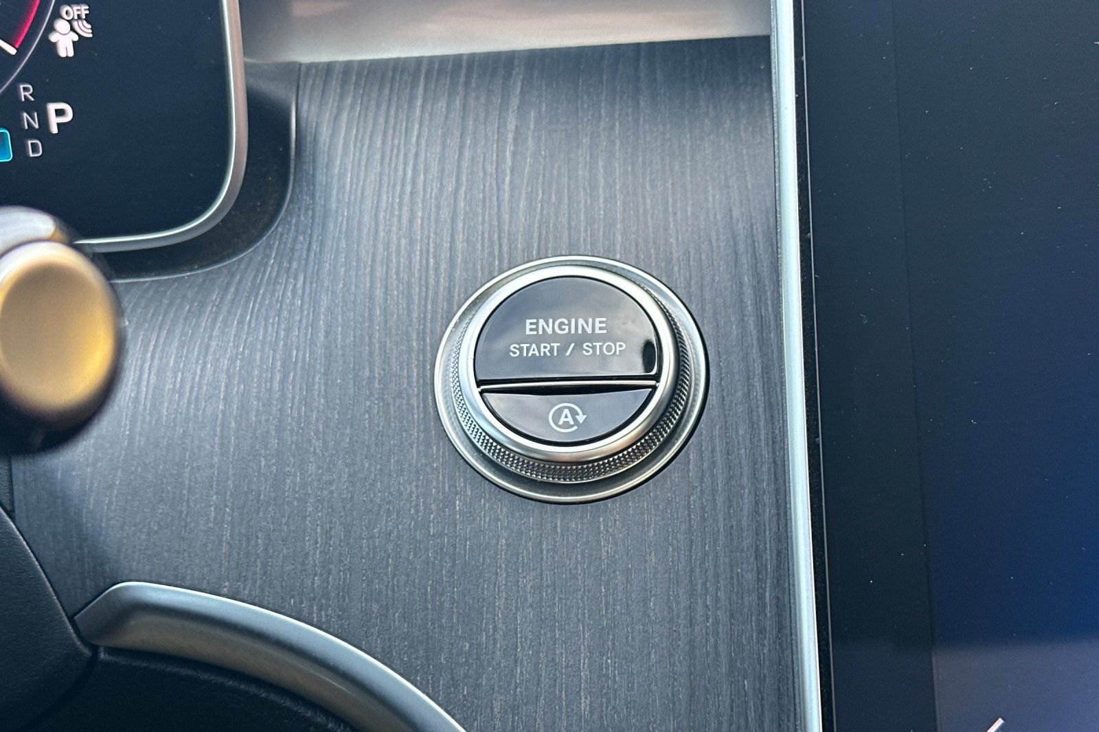 Used 2025 Mercedes-Benz C 300 4MATIC Sedan image 23