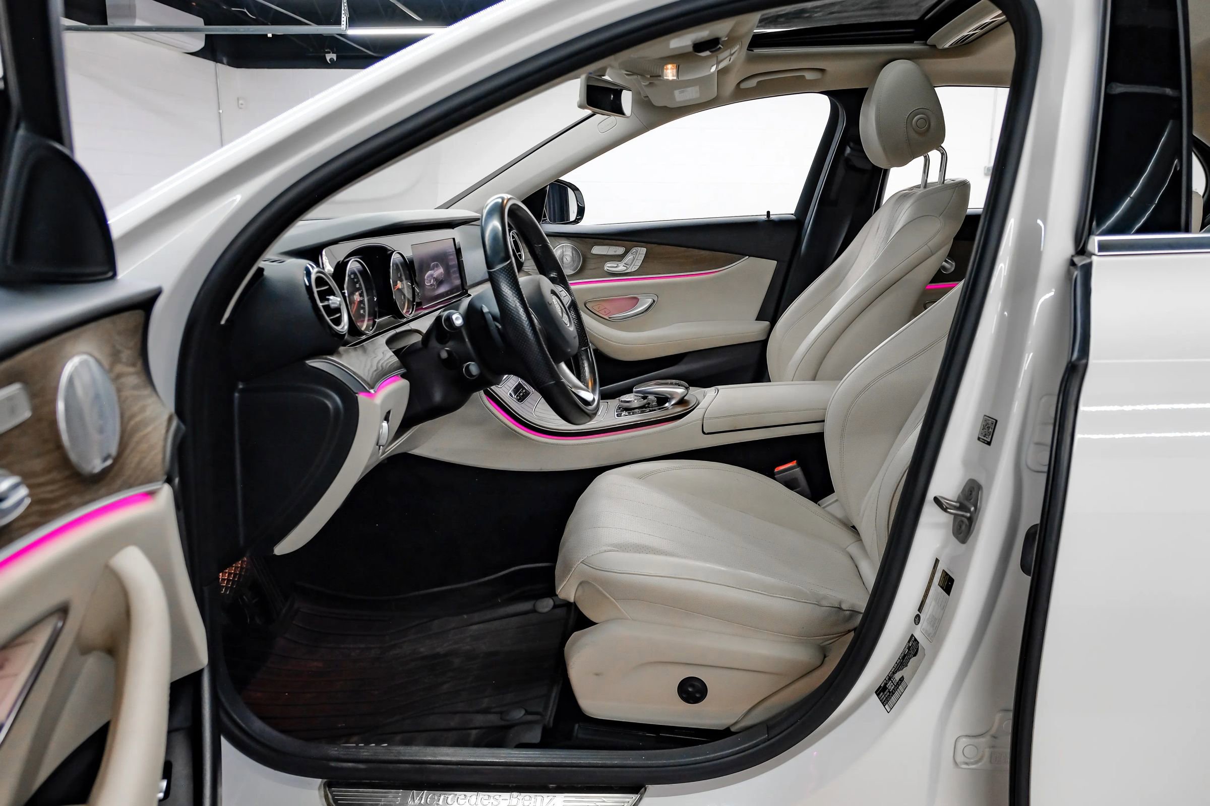 Used 2018 Mercedes-Benz E 300 w/ Premium 1 Package image 4
