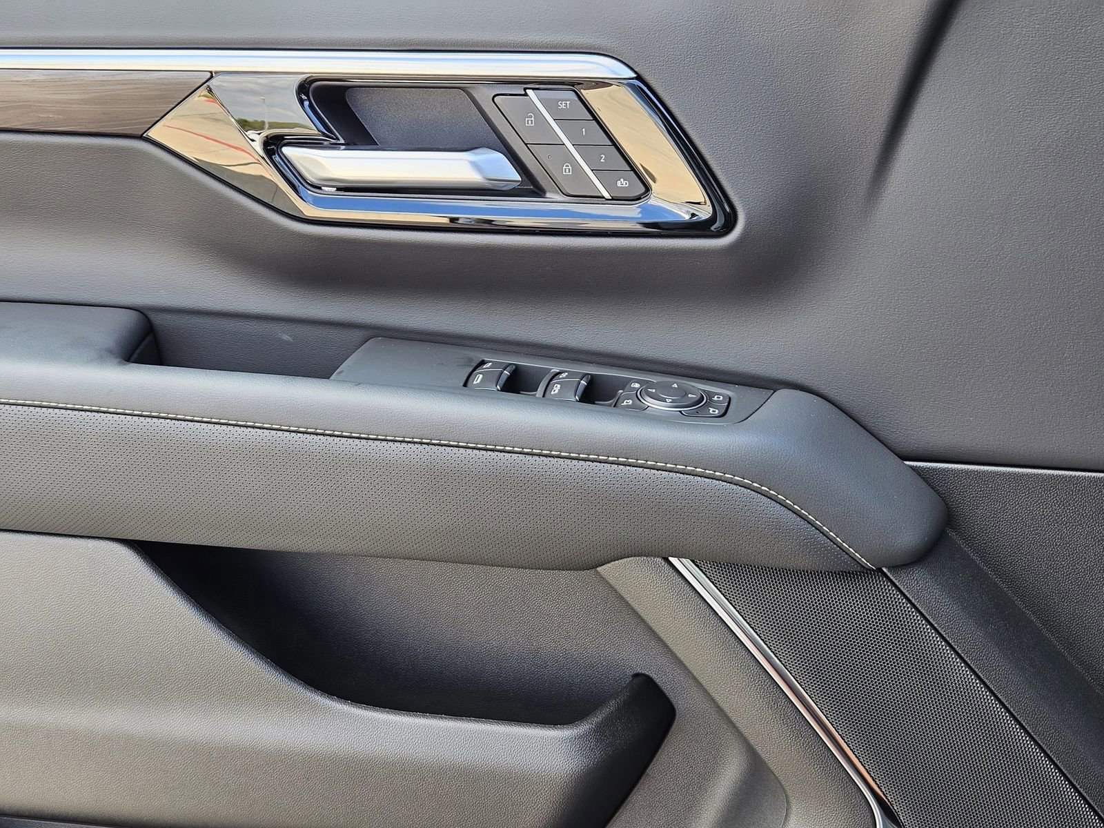 New 2026 Chevrolet Suburban Premier w/ Sun And Tow Package image 25