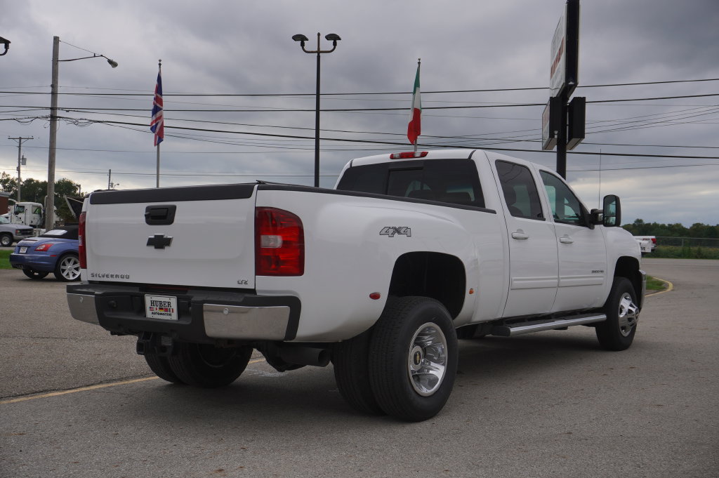 Used 2011 Chevrolet Silverado 3500 LTZ w/ LTZ Plus Package AWD/4WD image 7