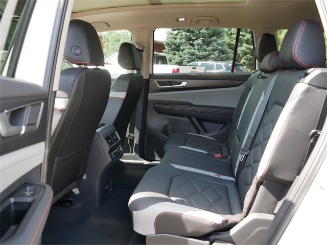 New 2025 Volkswagen Atlas Peak Edition SE image 8