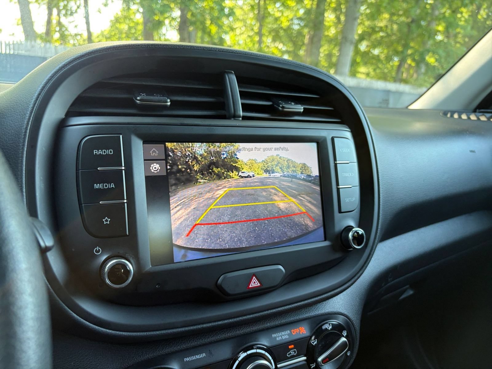 Used 2025 Kia Soul LX w/ LX Technology Package FWD image 22