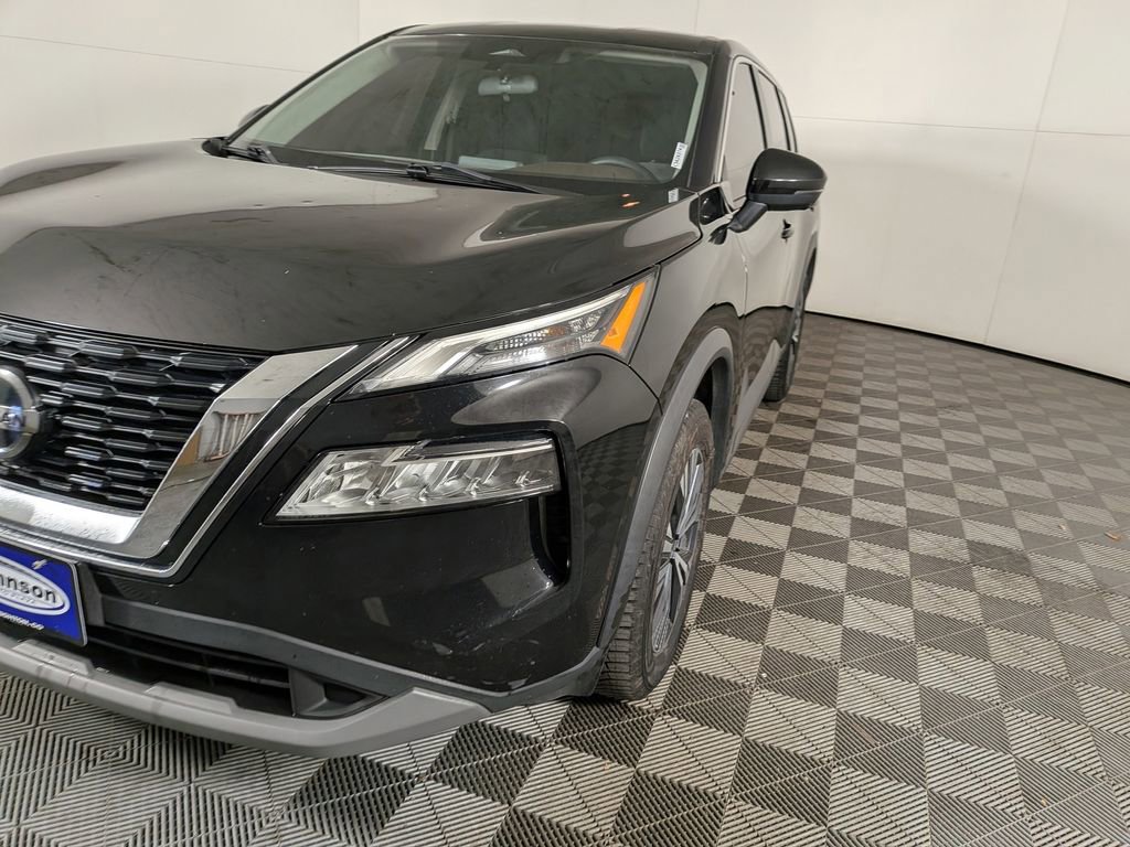 Used 2021 Nissan Rogue SV image 11