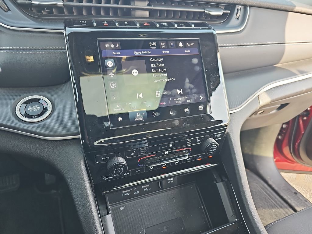 Certified 2023 Jeep Grand Cherokee Laredo w/ Luxury Tech Group I AWD/4WD image 18