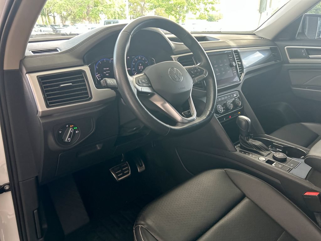 Certified 2021 Volkswagen Atlas SEL R-Line AWD/4WD image 16
