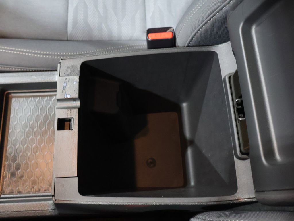 Used 2024 Nissan Frontier SV image 31