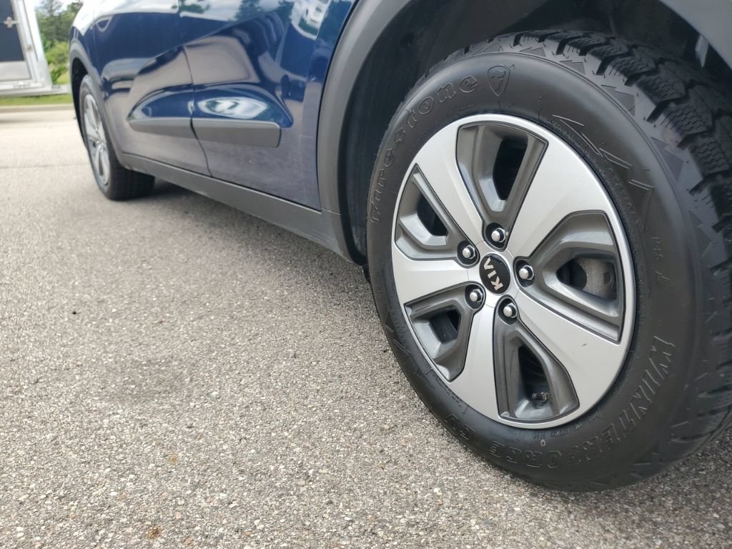 Used 2019 Kia Niro LX FWD image 26