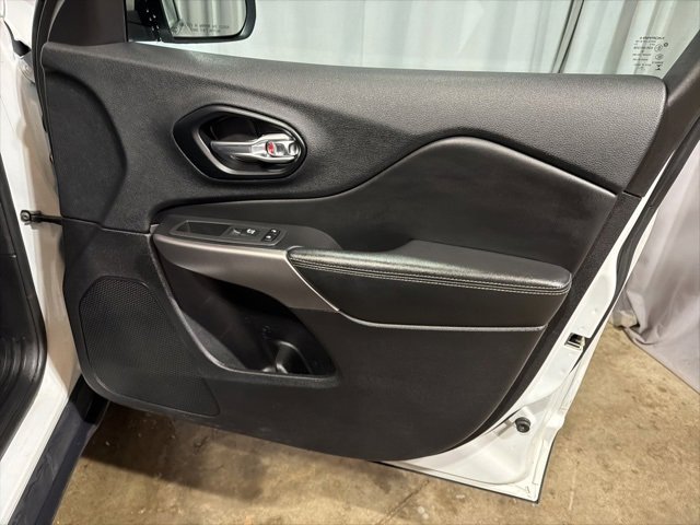 Used 2021 Jeep Cherokee Latitude Lux w/ Comfort/Convenience Group image 21