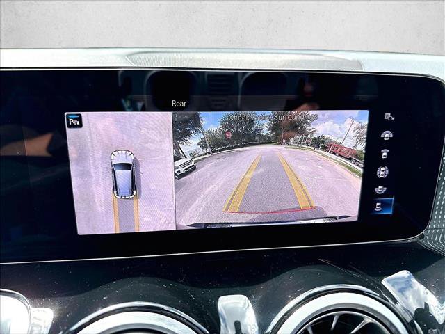 Used 2023 Mercedes-Benz GLB 250 image 23