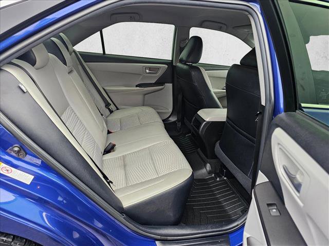 Used 2015 Toyota Camry SE image 11
