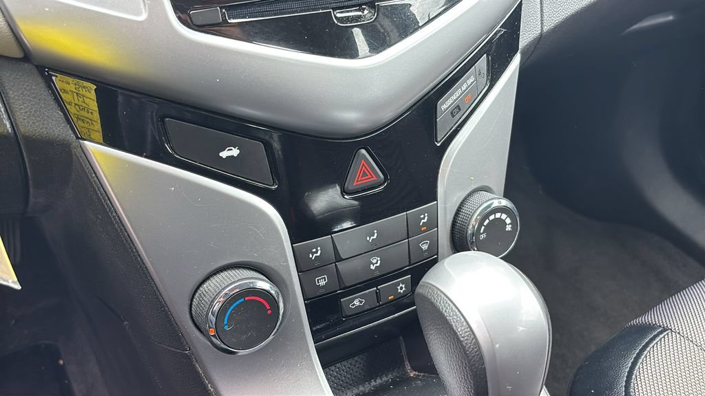 Used 2015 Chevrolet Cruze LT FWD image 19