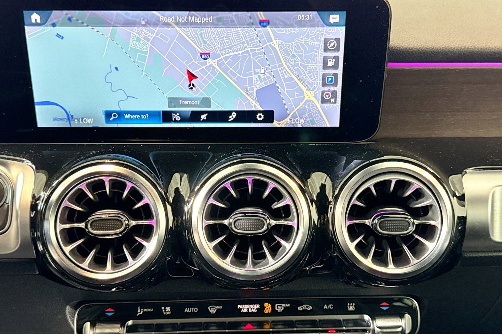 Used 2023 Mercedes-Benz EQB 300 4MATIC image 13