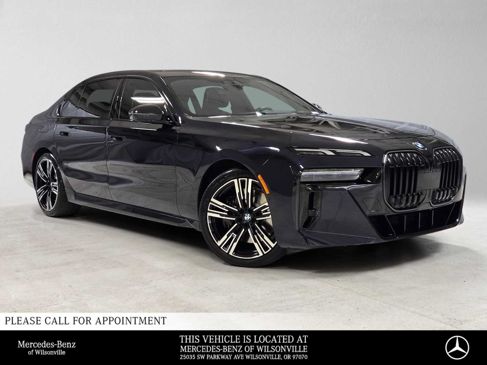 Used 2024 BMW 760i xDrive AWD/4WD image 1