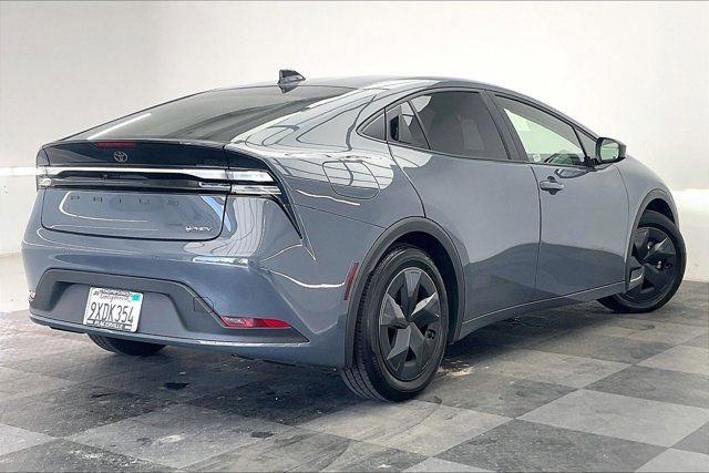 Used 2026 Toyota Prius Plug-In Hybrid FWD image 13