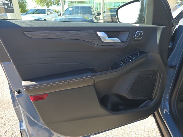 Used 2026 Ford Escape Platinum w/ Premium Technology Package AWD/4WD image 11