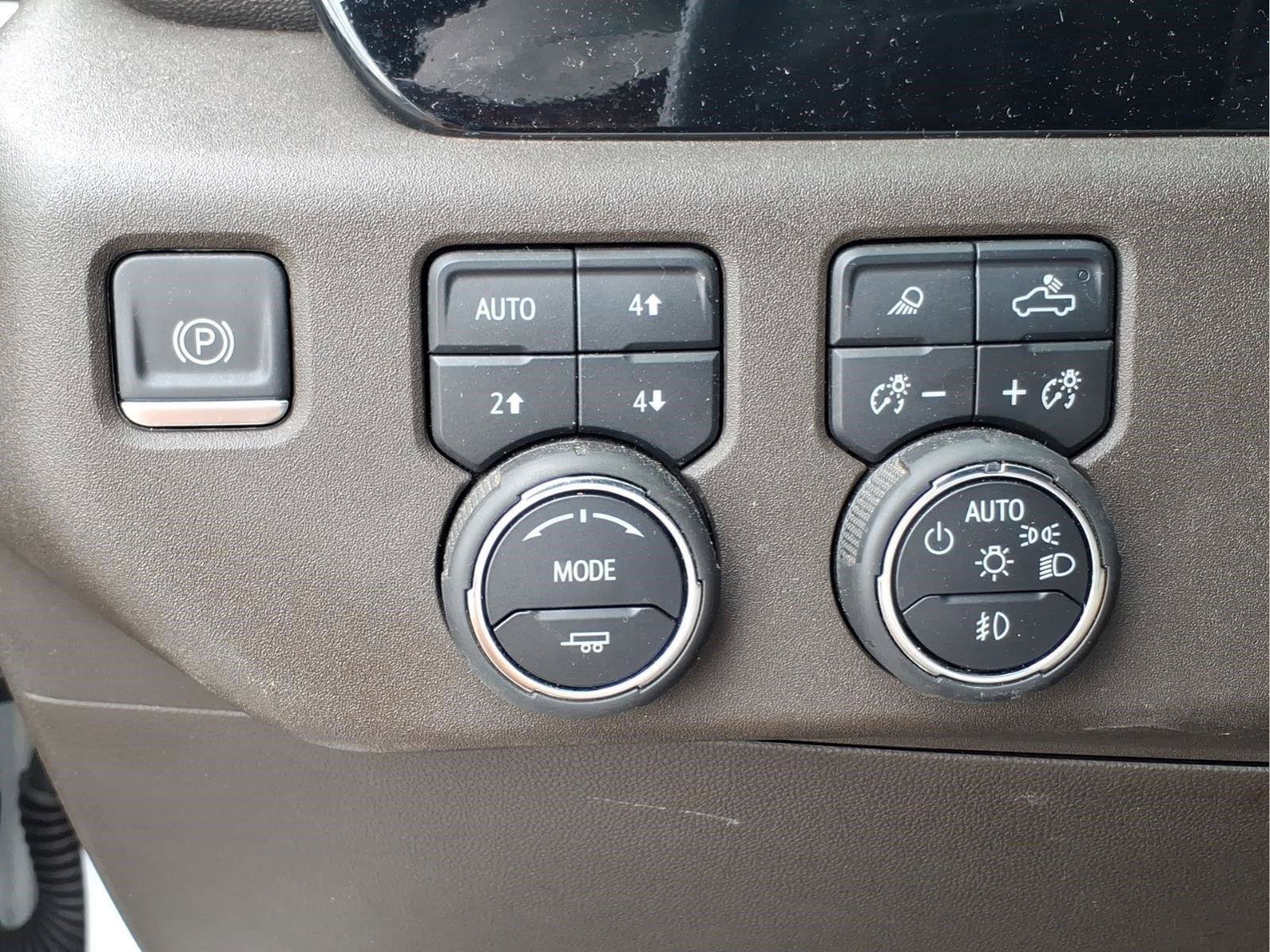 Used 2023 Chevrolet Silverado 1500 LTZ w/ LTZ Premium Package AWD/4WD image 19