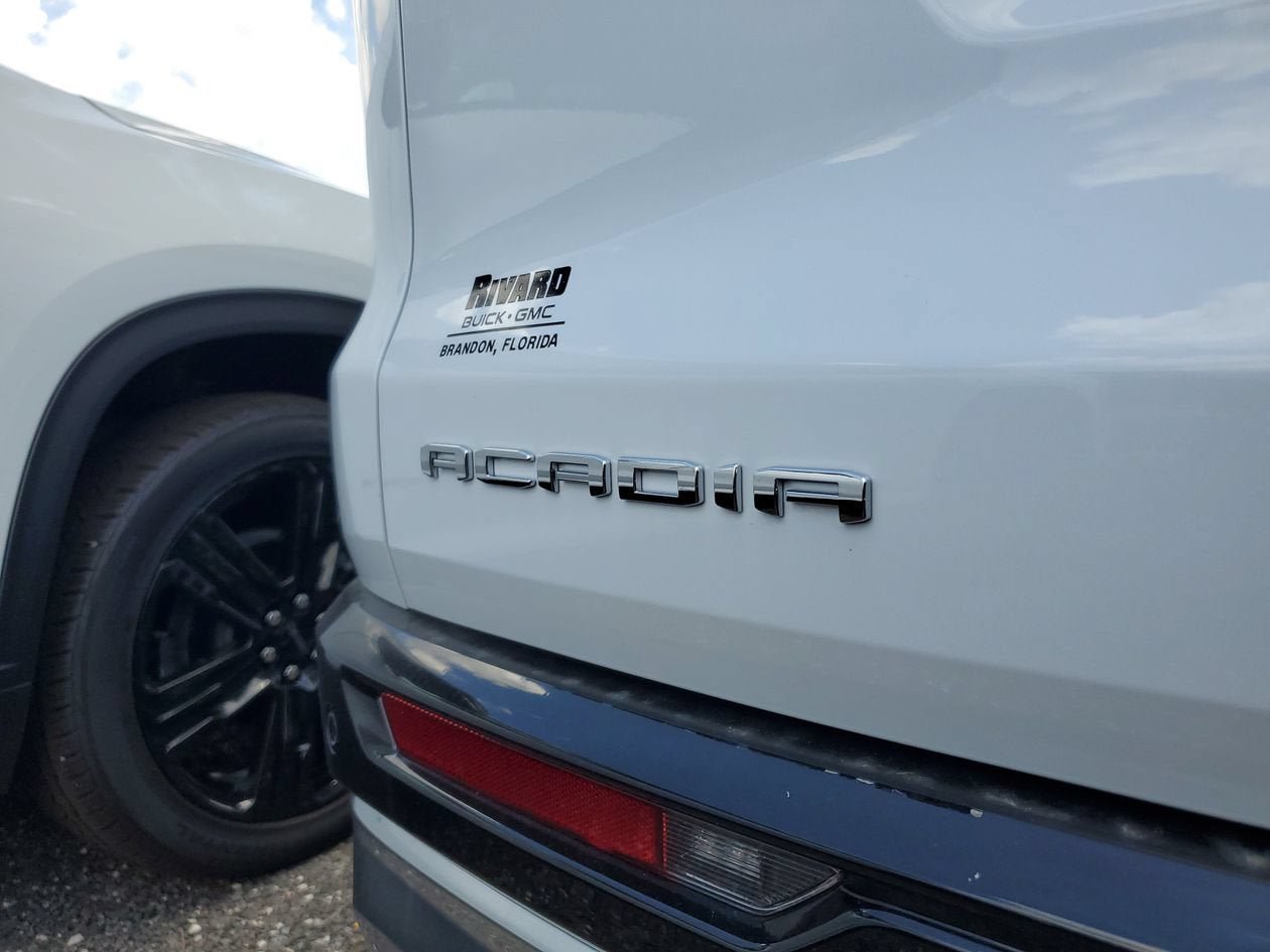 New 2026 GMC Acadia Denali w/ Super Cruise Package FWD image 8