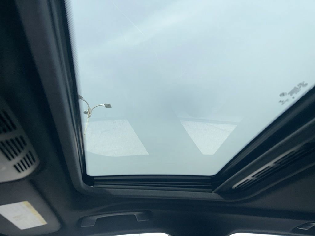 Used 2018 BMW 330i xDrive Sedan image 10