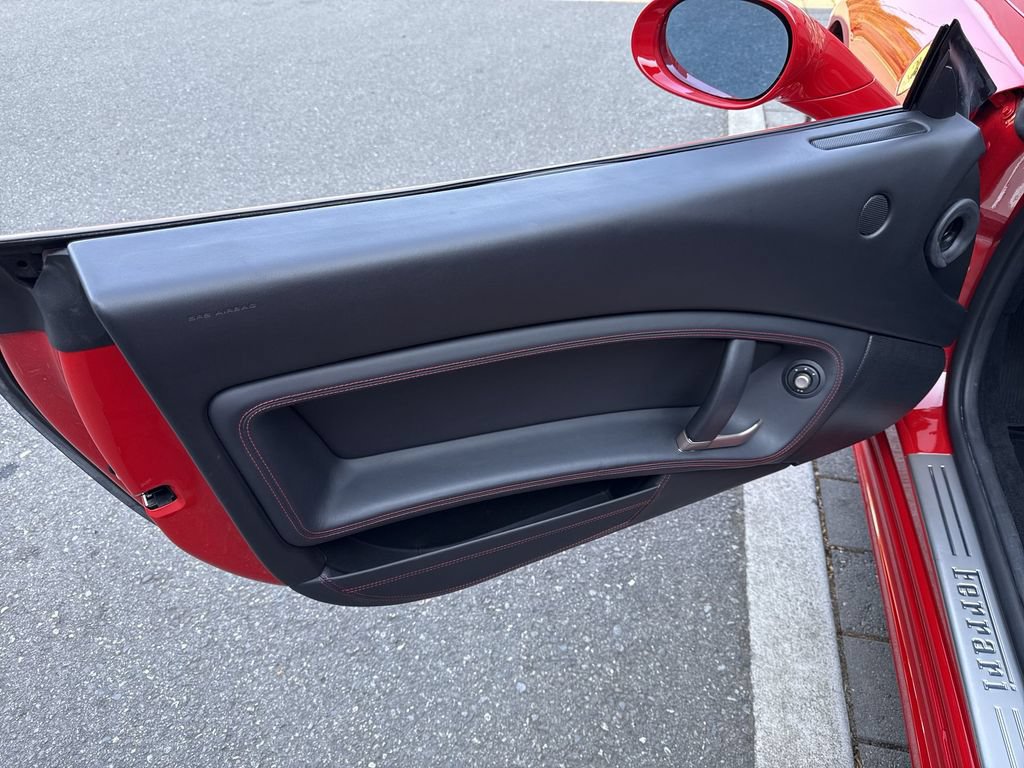 Used 2010 Ferrari California RWD image 27