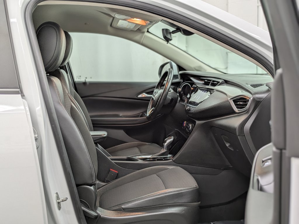 Used 2021 Buick Encore GX Preferred w/ Cold Weather Comfort Package FWD image 16