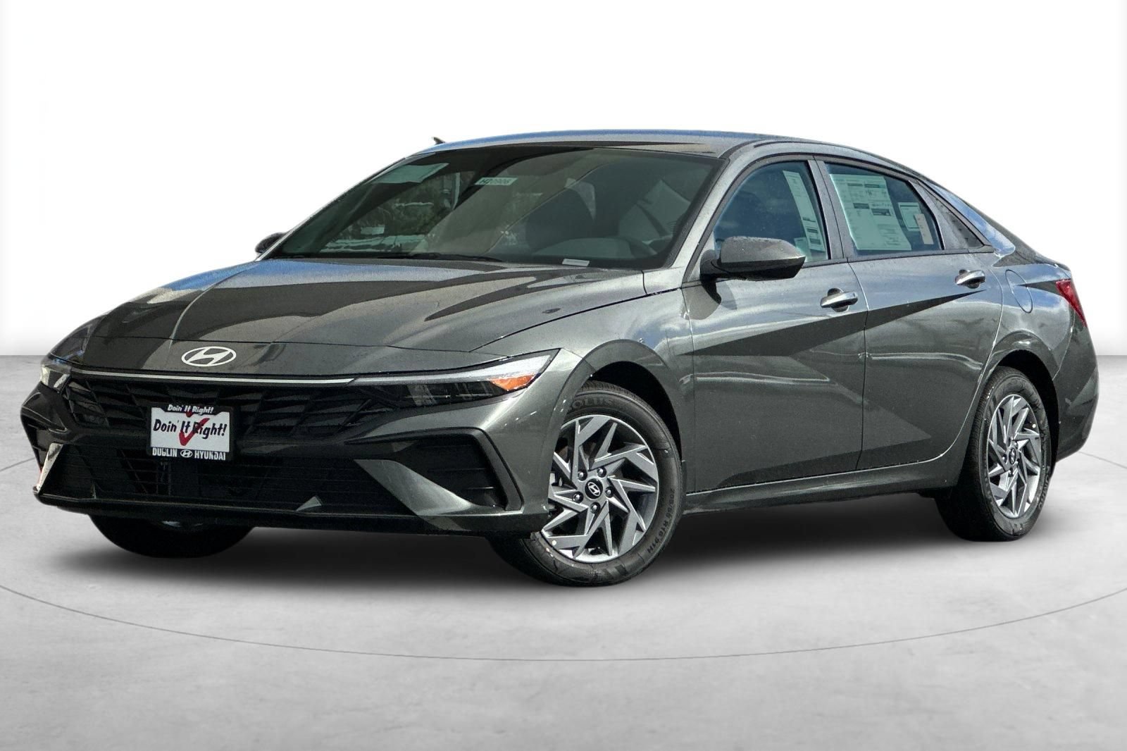 Used 2026 Hyundai Elantra Hybrid FWD image 2