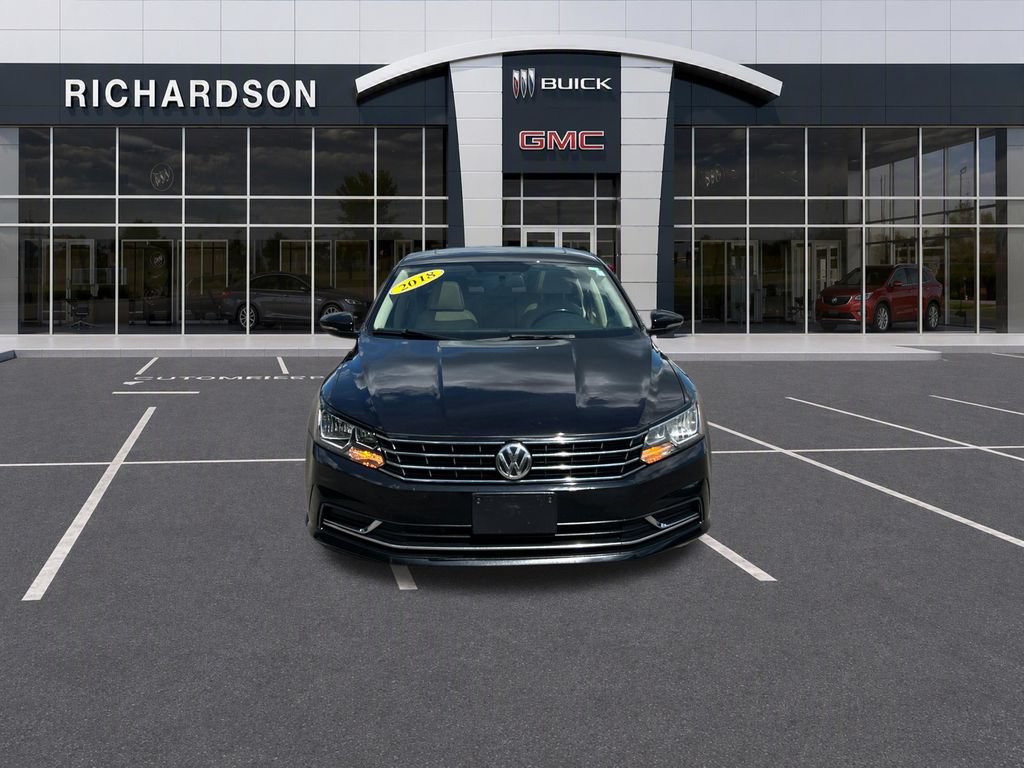 Used 2018 Volkswagen Passat 2.0T SE FWD image 9