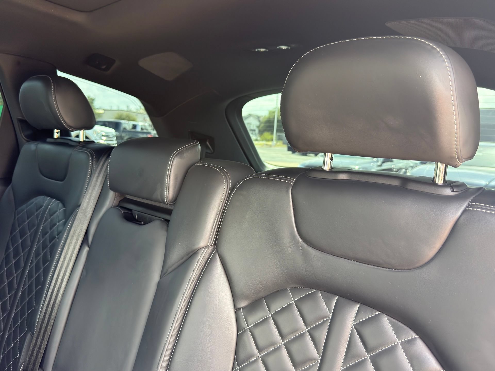 Used 2024 Audi SQ7 Premium Plus w/ Carbon Package AWD/4WD image 32