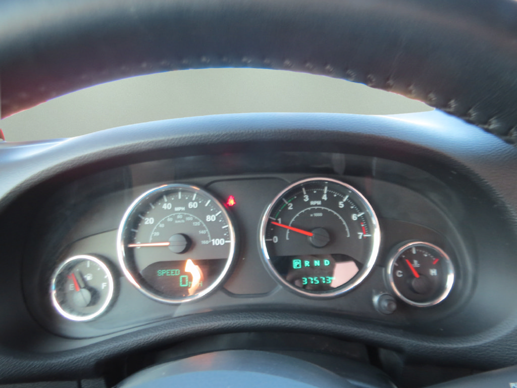 Used 2016 Jeep Wrangler Sport w/ Connectivity Group AWD/4WD image 20