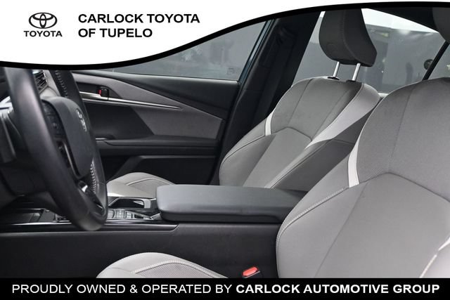 Used 2025 Toyota Camry SE w/ Convenience Package FWD image 22