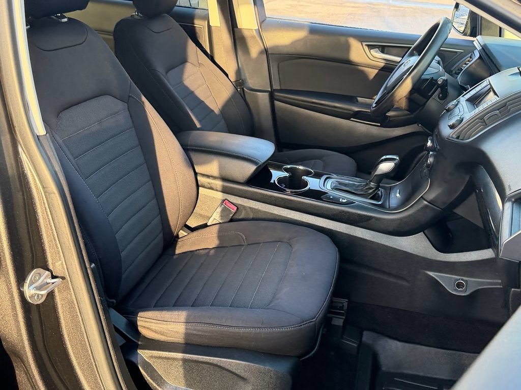 Used 2016 Ford Edge SE FWD image 16