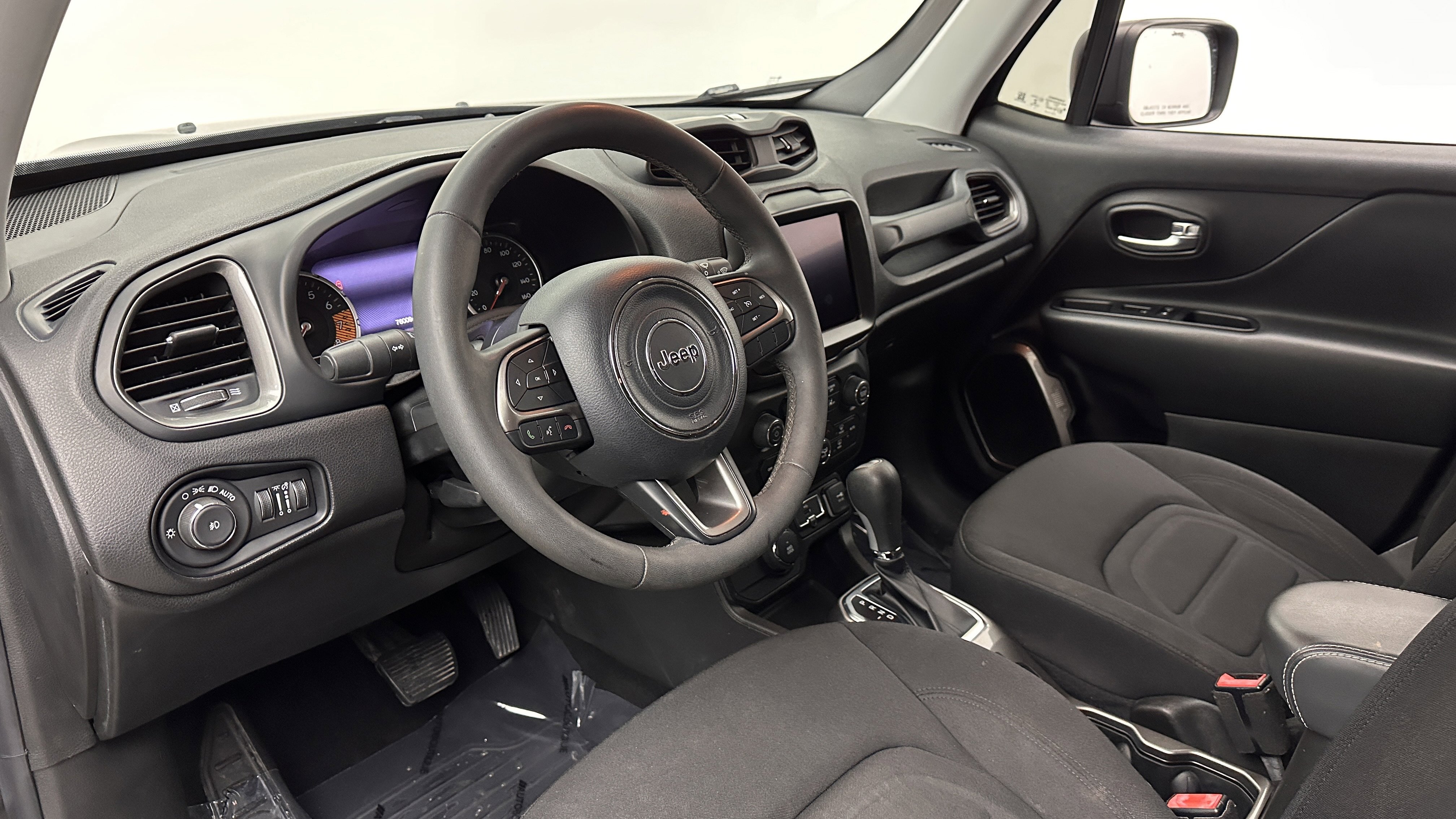 Used 2022 Jeep Renegade Latitude AWD/4WD image 10