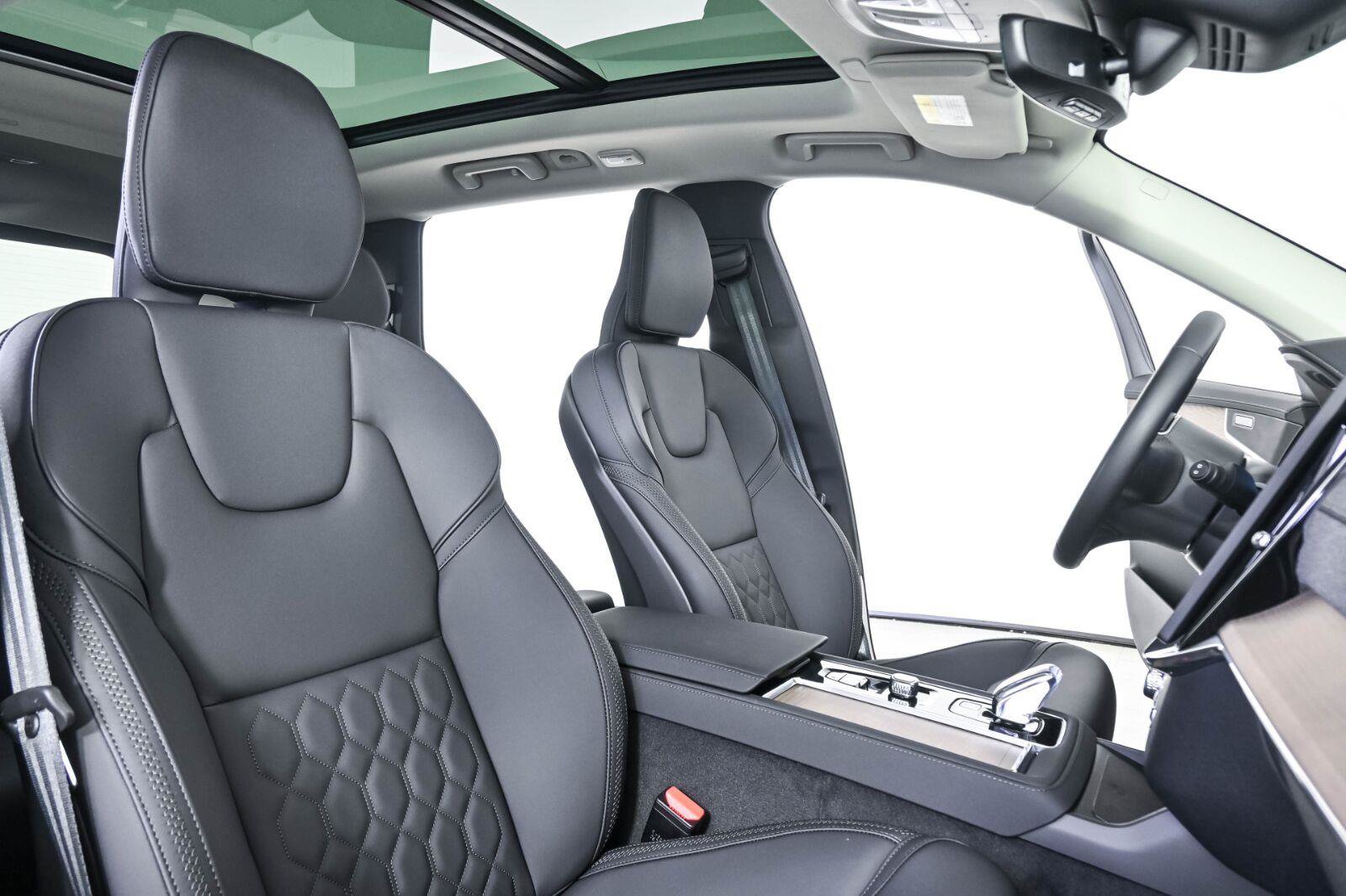 Used 2025 Volvo XC90 B6 Core w/ Climate Package AWD/4WD image 22