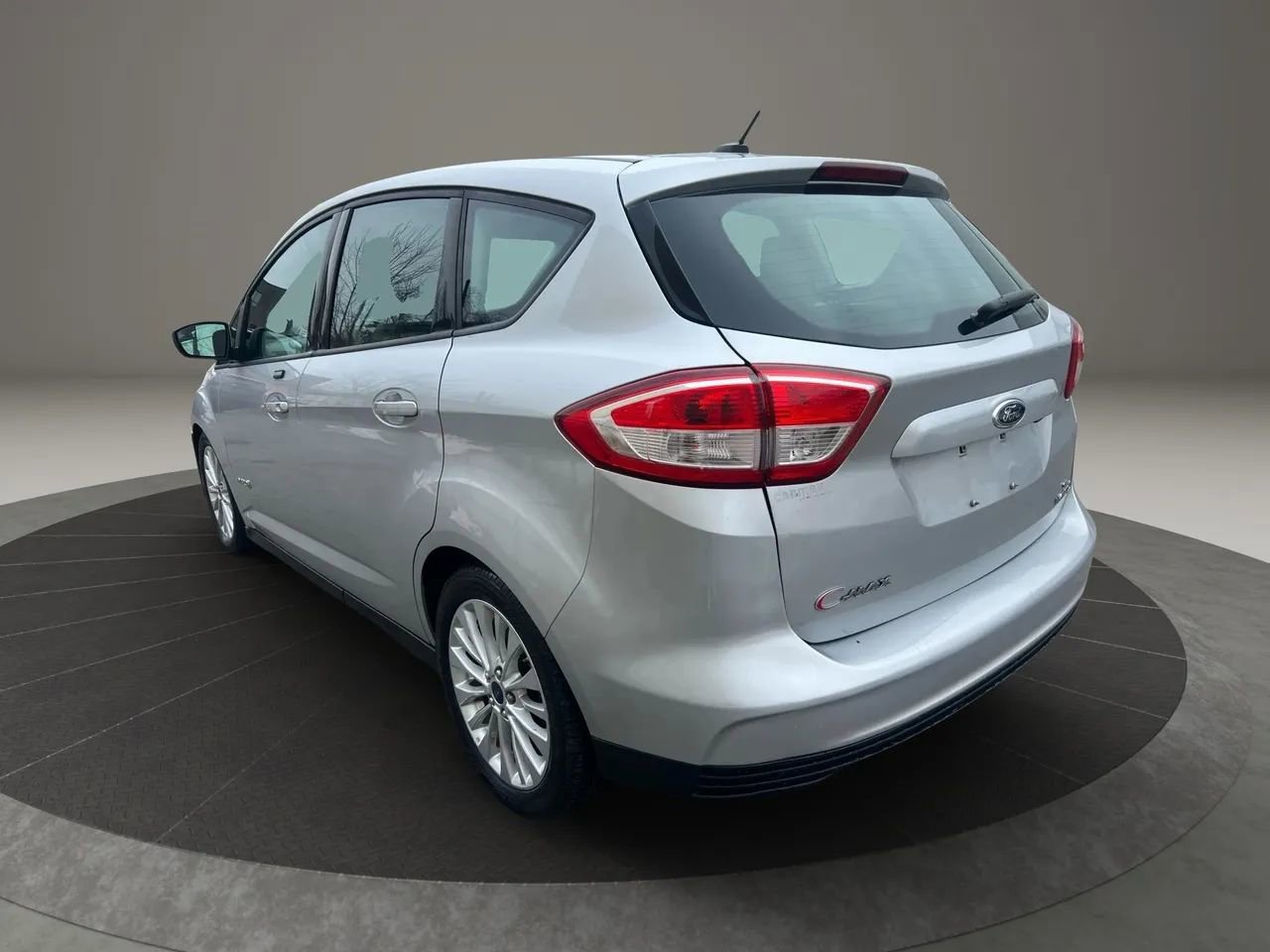 Used 2017 Ford C-MAX SE w/ Equipment Group 202A image 7