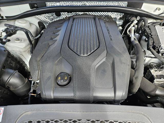 Used 2025 Porsche Macan Turbo AWD/4WD image 22