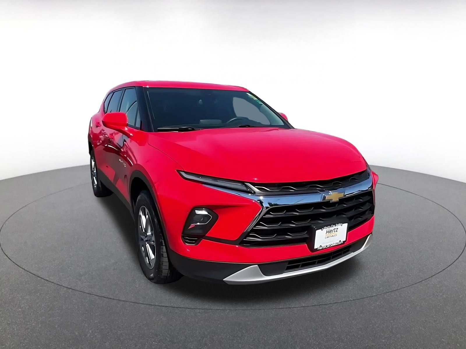 Used 2025 Chevrolet Blazer LT FWD image 3