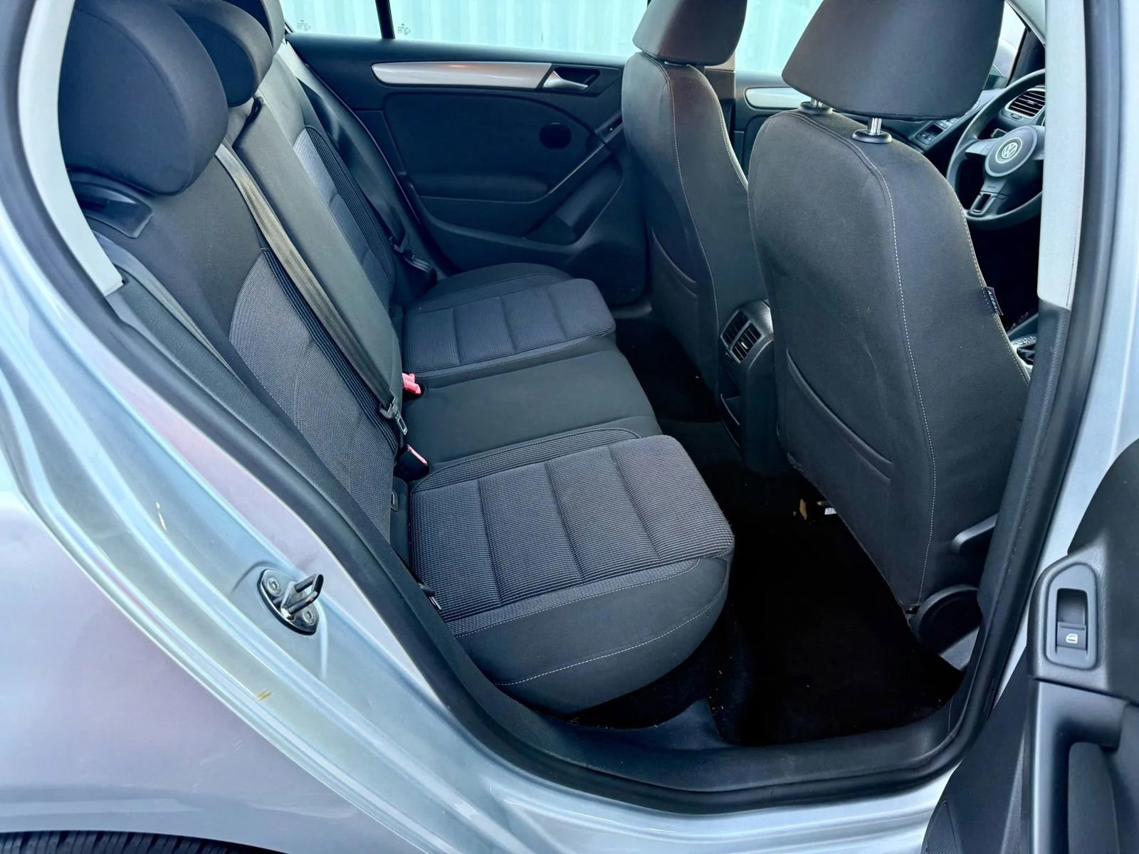 Used 2012 Volkswagen Golf 4-Door image 13