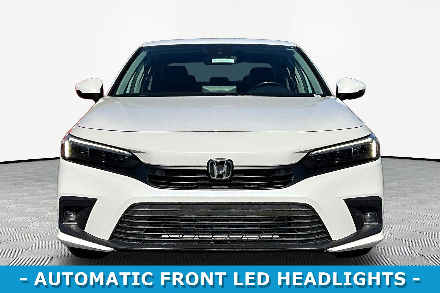 Used 2023 Honda Civic Touring image 2