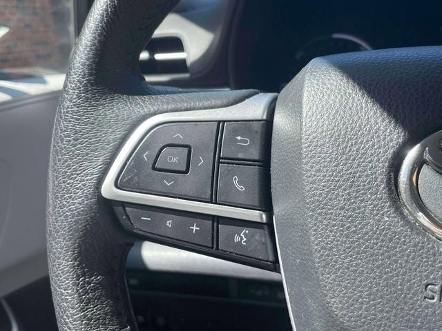 Used 2023 Toyota Sienna XLE FWD image 22