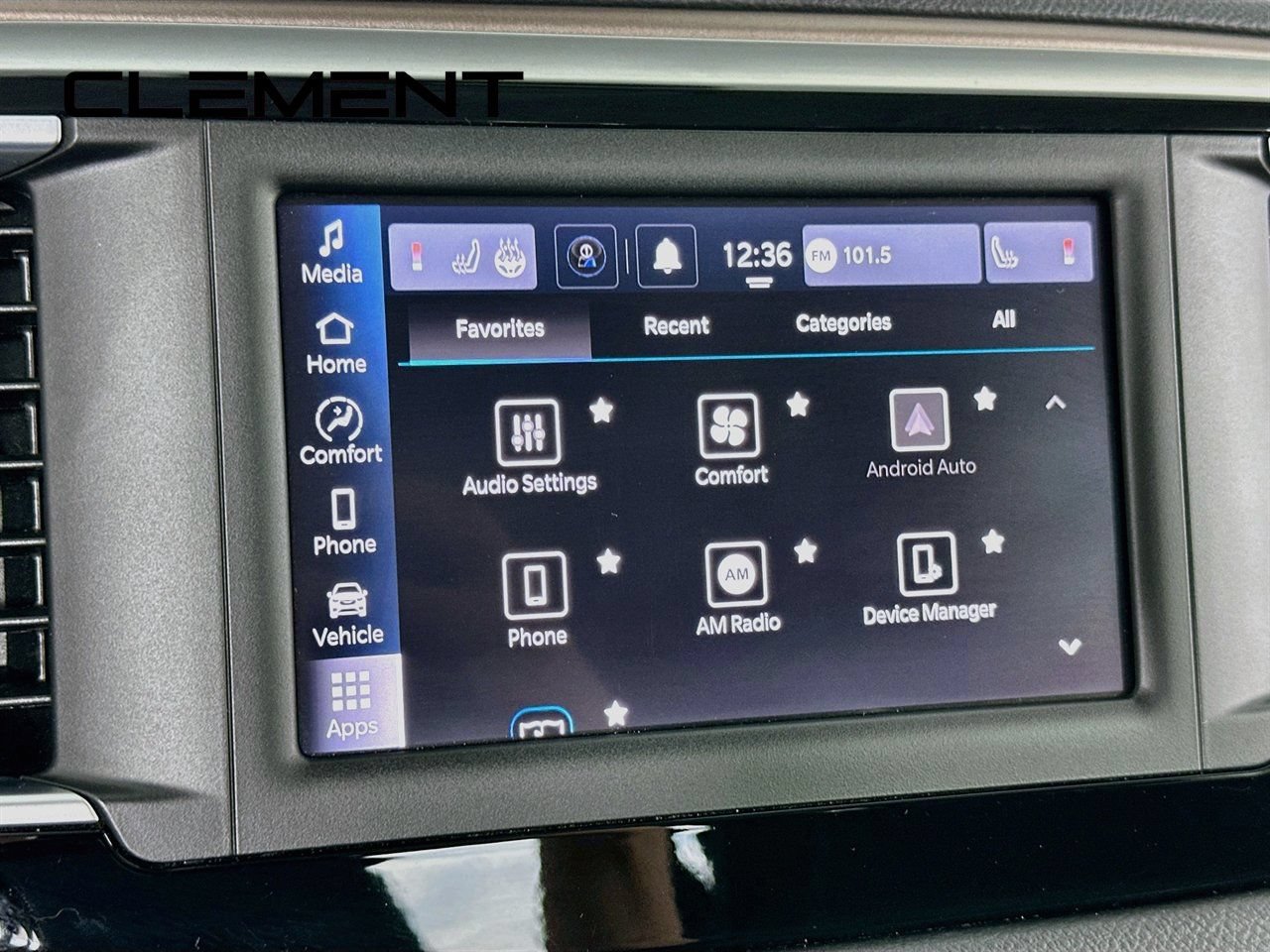 Used 2023 Chrysler Voyager LX FWD image 19