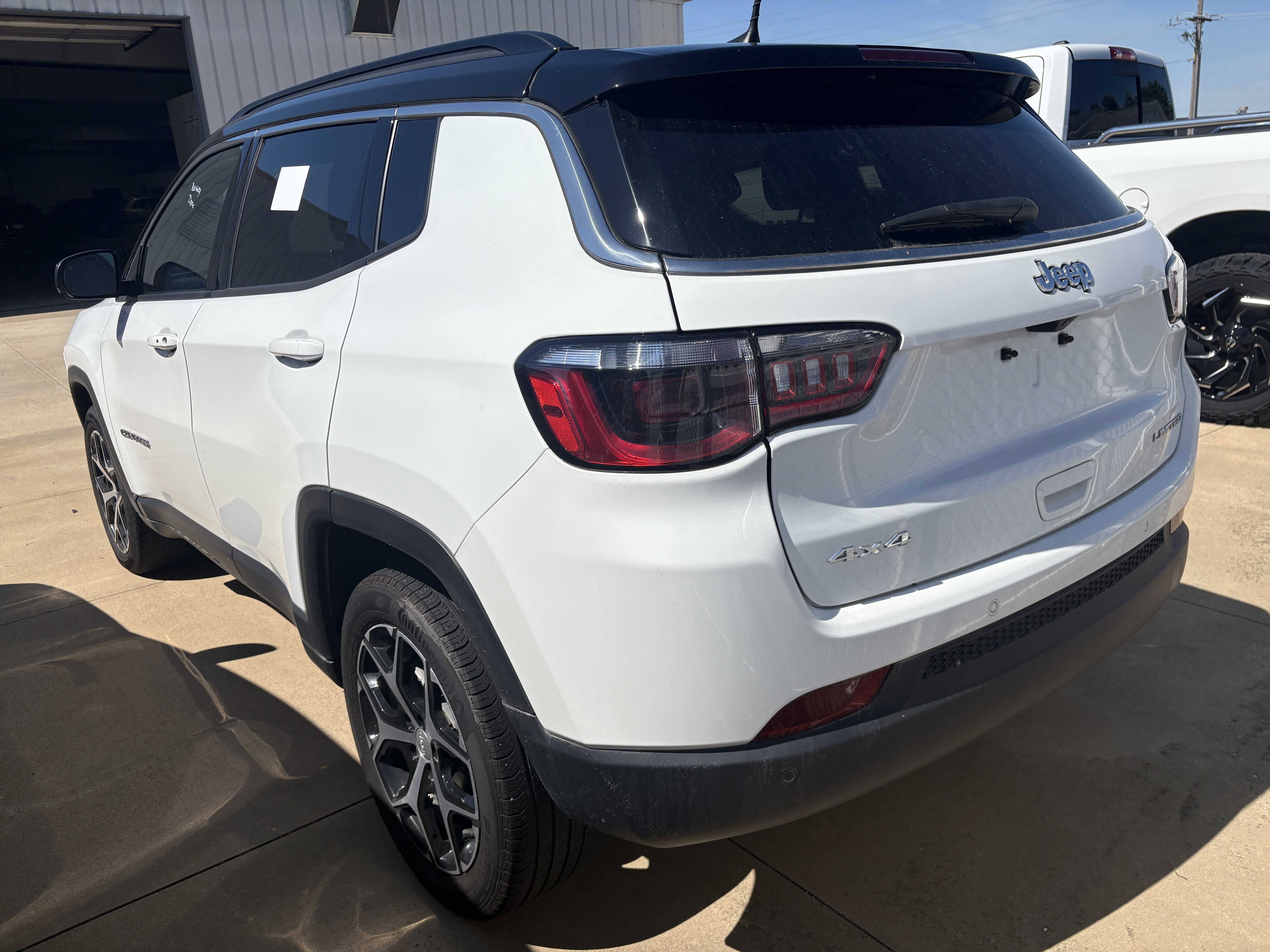 Used 2024 Jeep Compass Limited AWD/4WD image 4