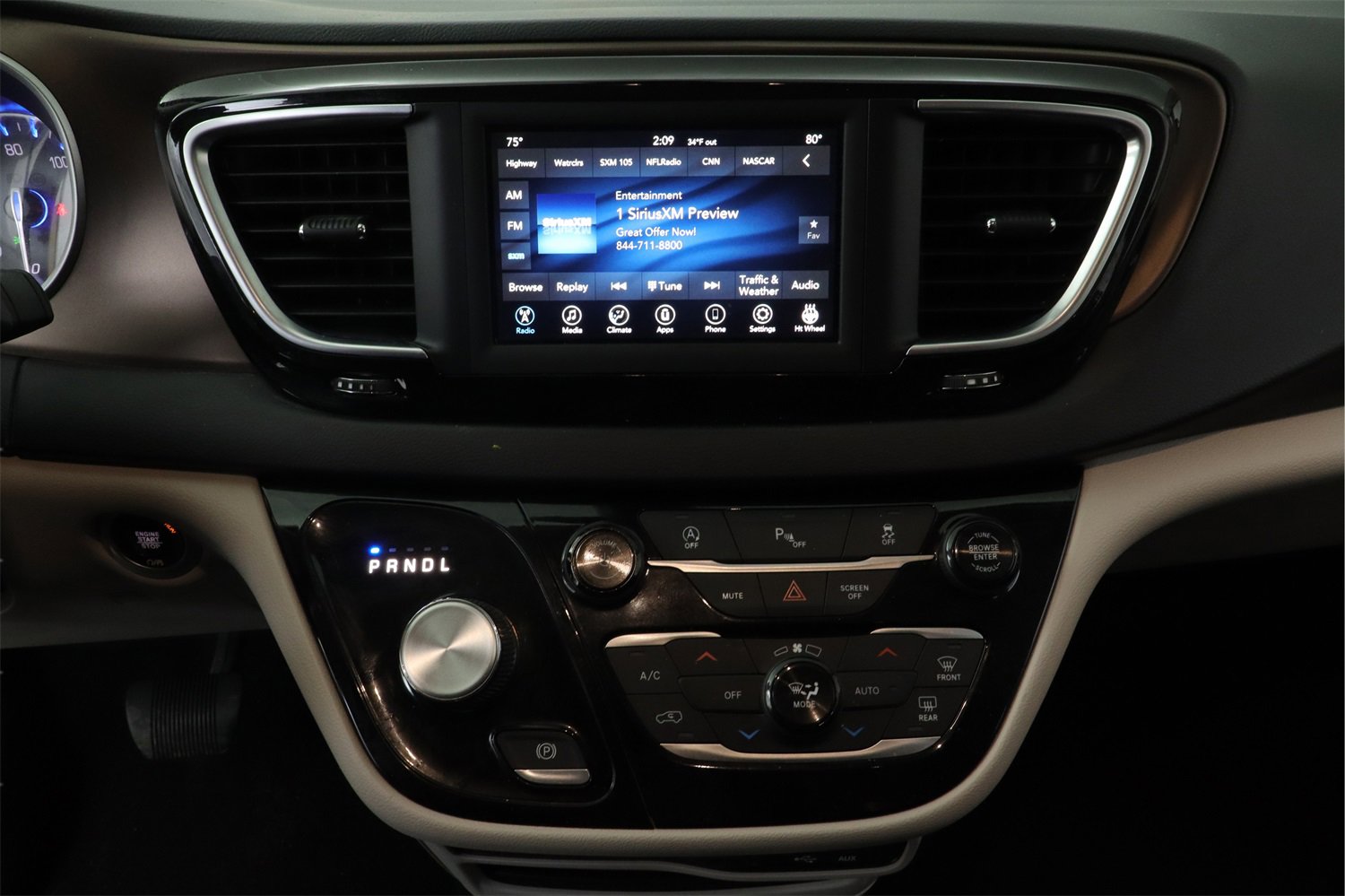 Used 2019 Chrysler Pacifica Touring-L image 21