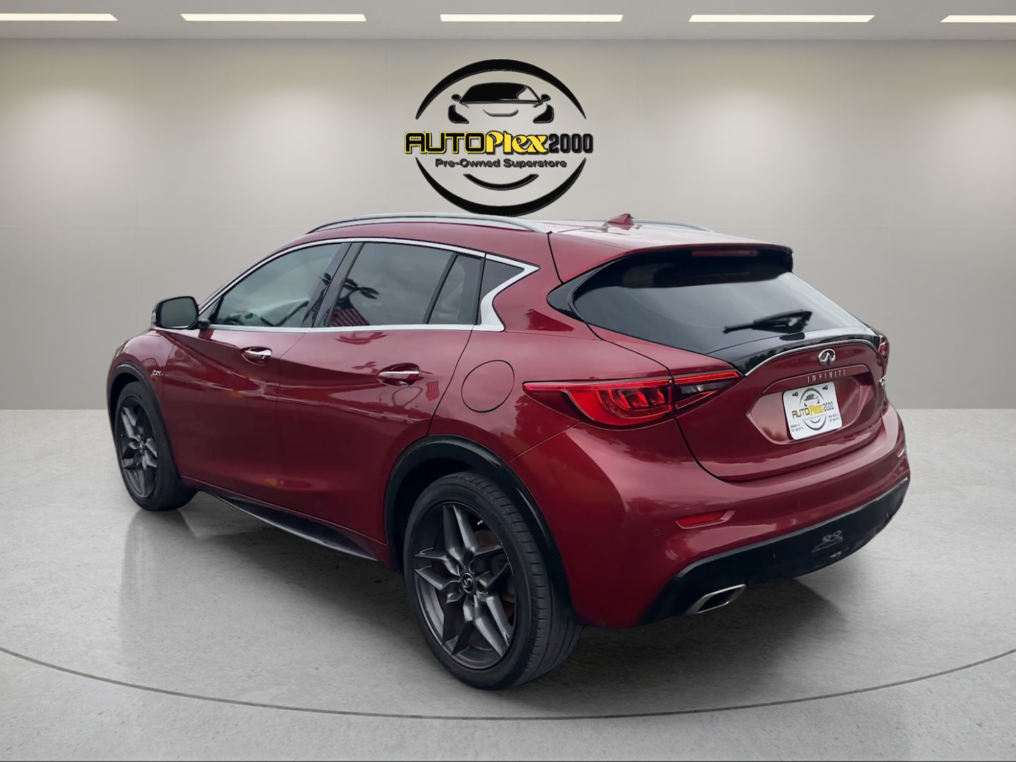 Used 2018 INFINITI QX30 Premium w/ Navigation Package FWD image 5