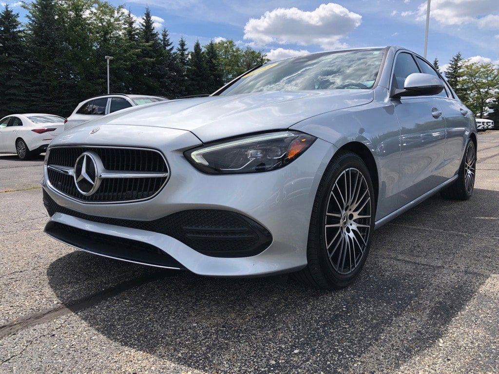 Used 2023 Mercedes-Benz C 300 4MATIC Sedan image 3