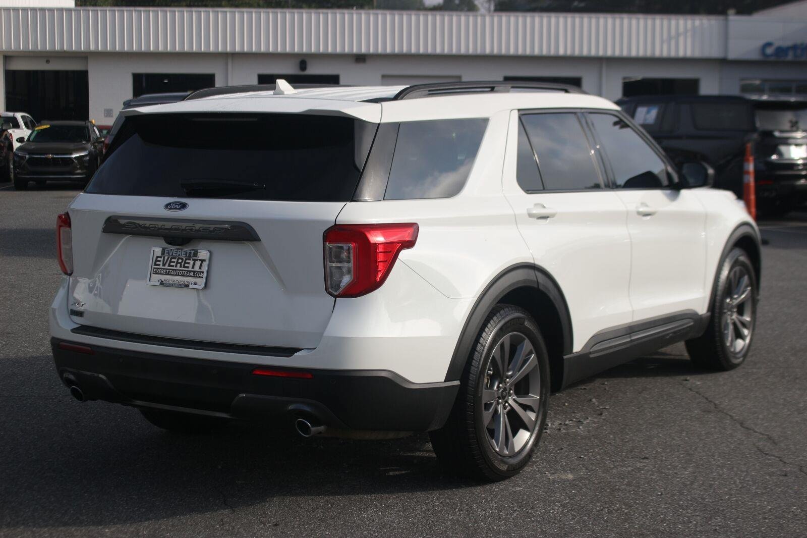 Used 2021 Ford Explorer XLT w/ Equipment Group 202A RWD image 7