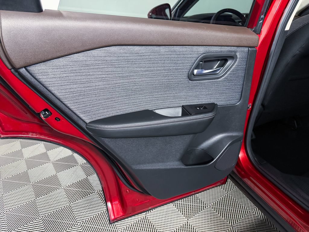 Certified 2021 Nissan Rogue SV AWD/4WD image 37