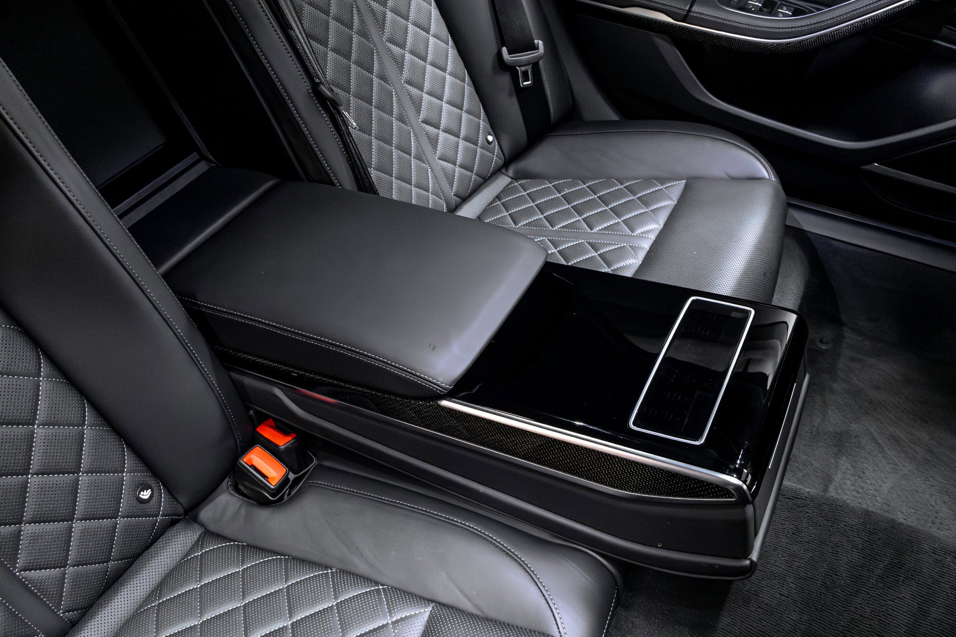 Used 2023 Audi S8 image 25